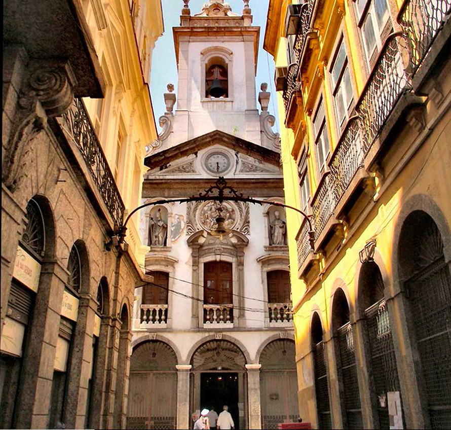 (1) Igreja de Nossa Senhora da Lapa dos Mercadores<br>Macia Rosa. Flickr.com